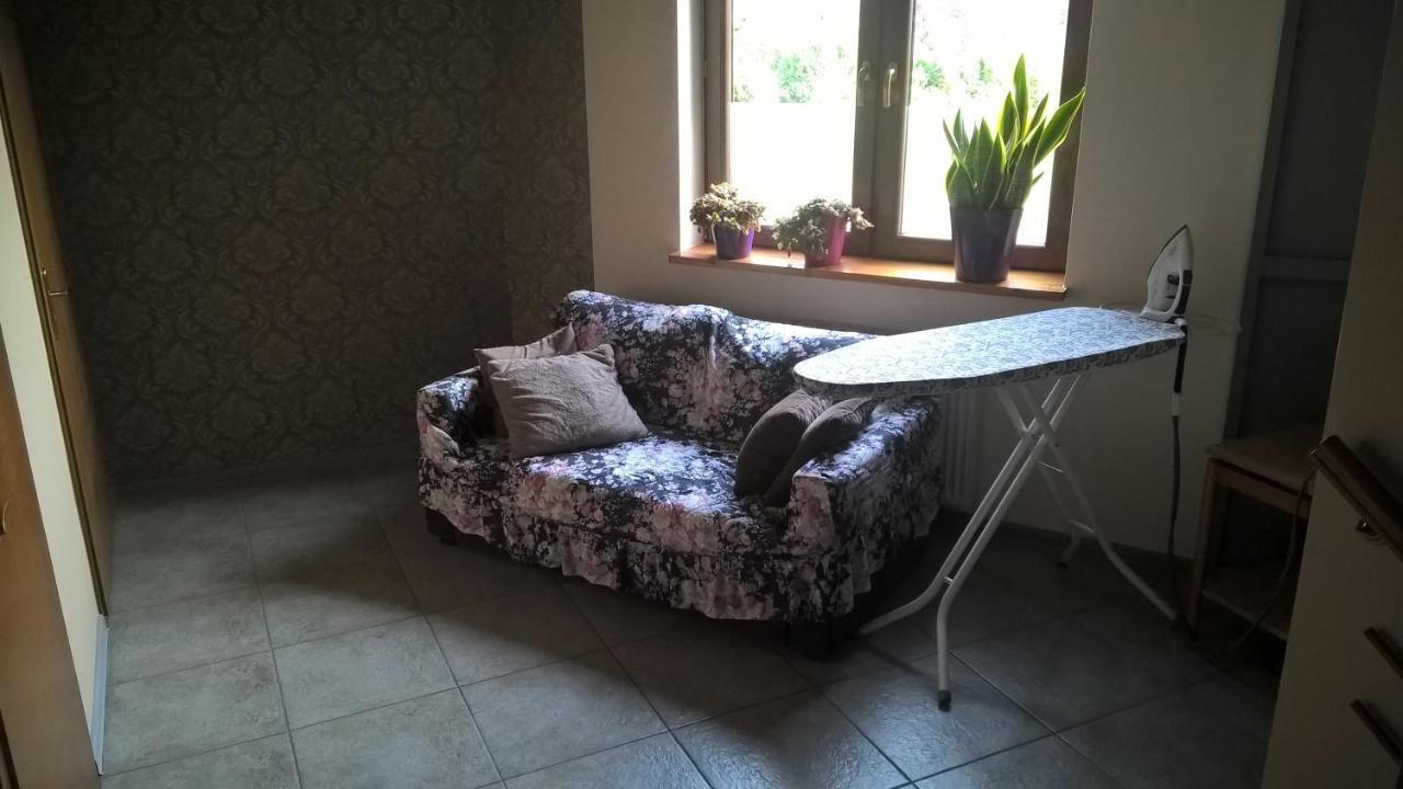 Pokoje Goscinne Jaga Kielce Buitenkant foto