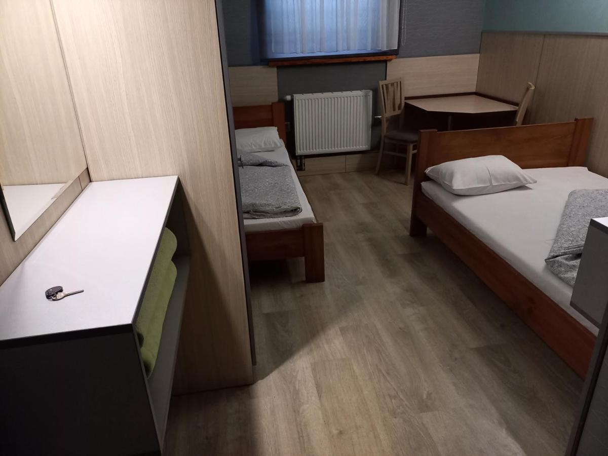 Pokoje Goscinne Jaga Kielce Buitenkant foto