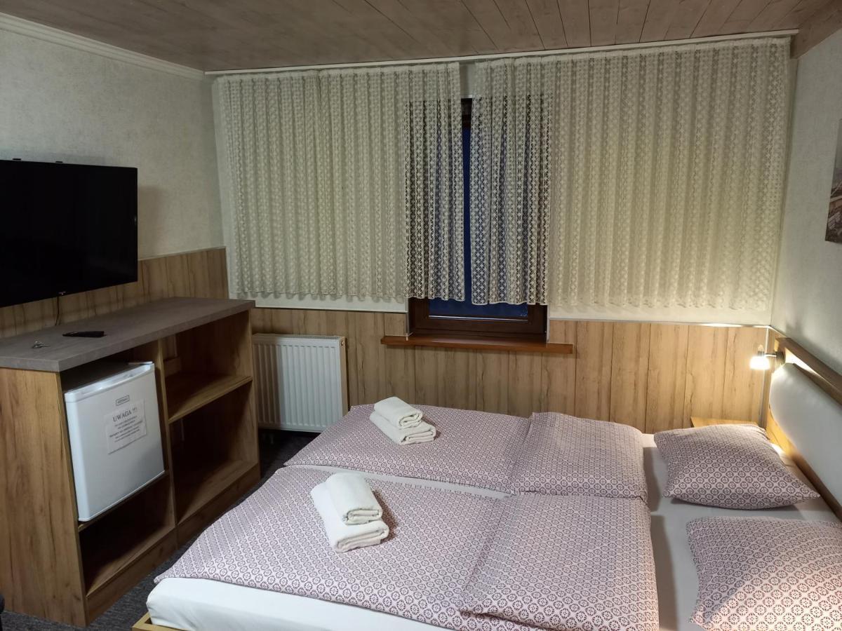 Pokoje Goscinne Jaga Kielce Buitenkant foto