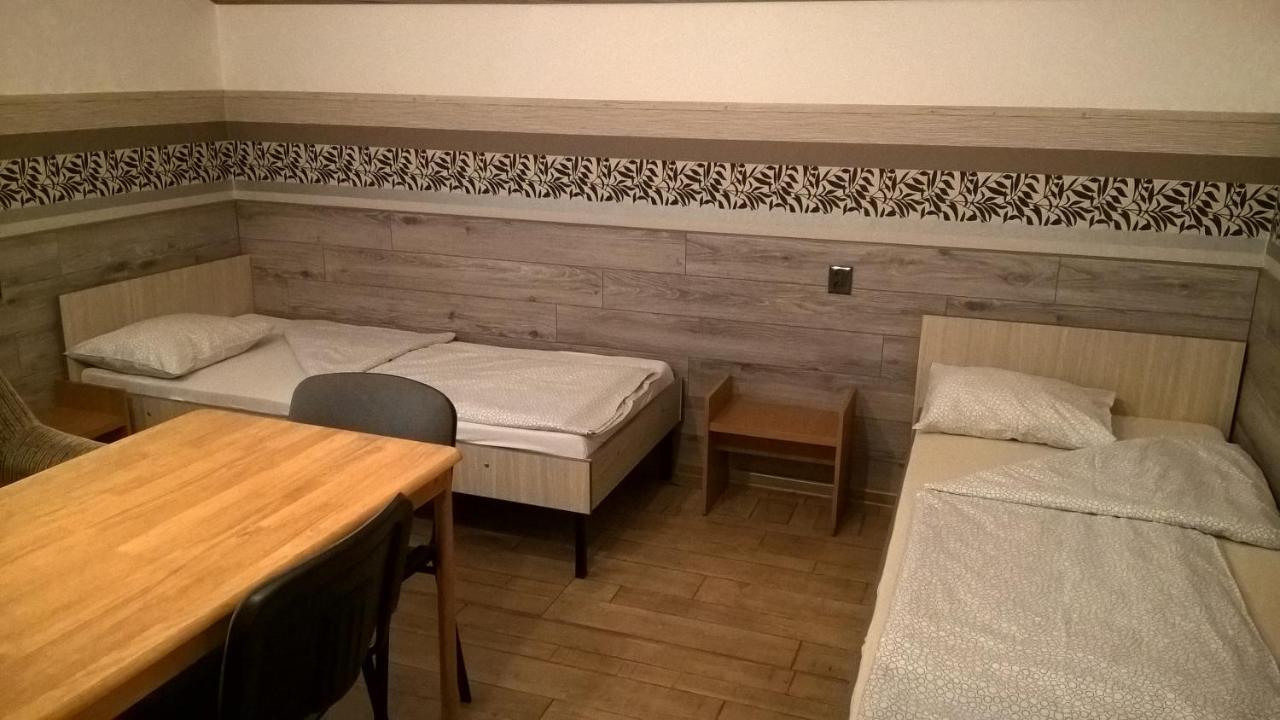 Pokoje Goscinne Jaga Kielce Buitenkant foto
