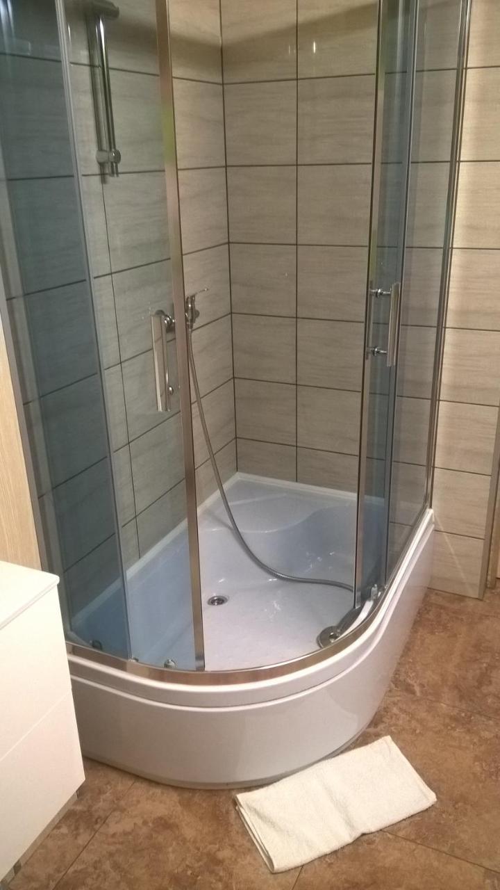 Pokoje Goscinne Jaga Kielce Buitenkant foto